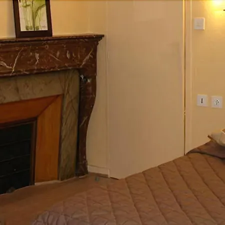 Cheval De Bronze Hotel 2*