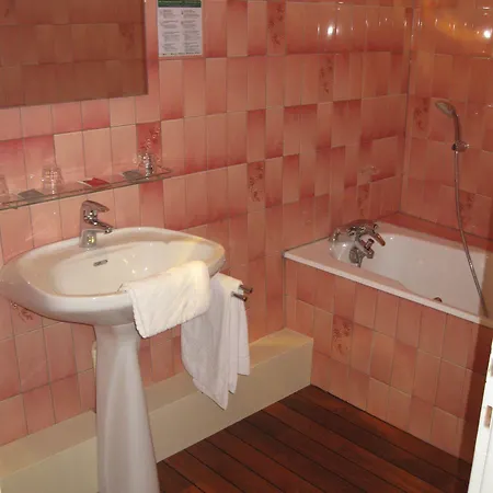 Cheval De Bronze Hotel 2*