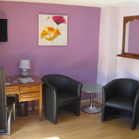 Hotel Cheval De Bronze 2*