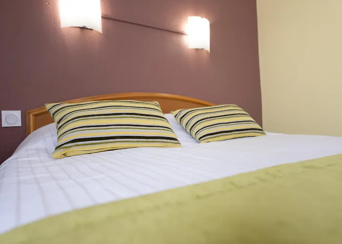 Hotel Cheval De Bronze 2*