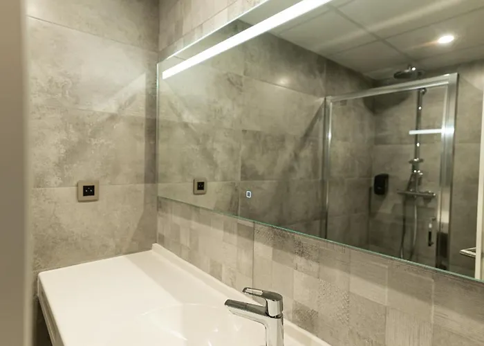 Cheval De Bronze Hotel 2*