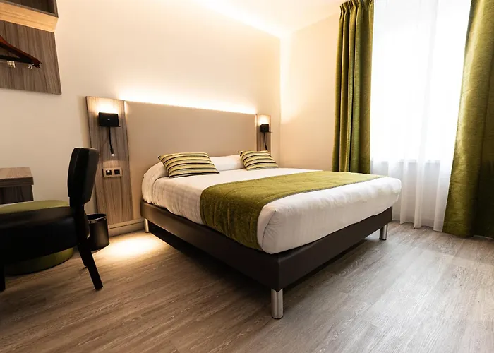 Hotel Cheval De Bronze 2*