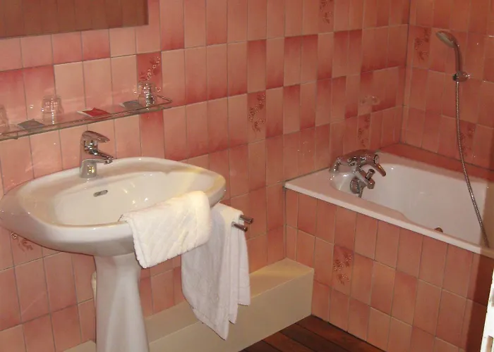 Cheval De Bronze Hotel 2*