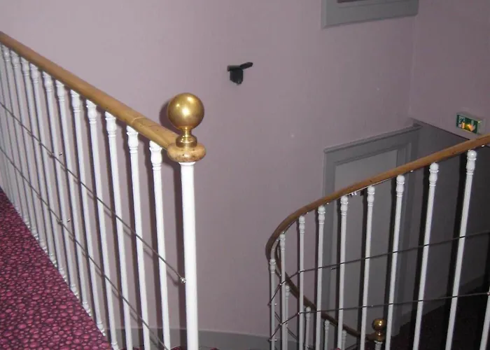 Cheval De Bronze Hotel