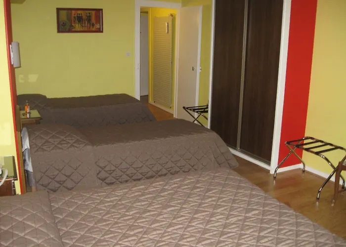 Cheval De Bronze Hotel 2*