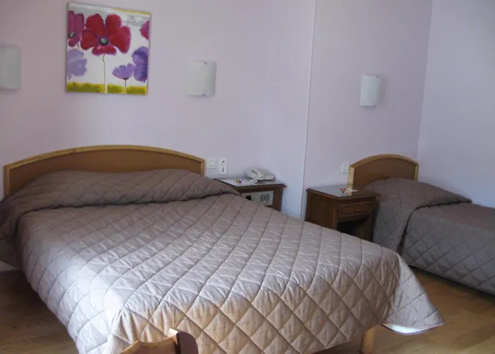 Cheval De Bronze Hotel